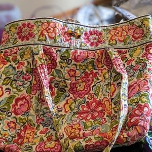 The Vera Tote in Hope Garden